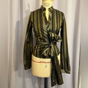 This Zara Basic Top is the natural metallic piece your wardrobe is asking for!